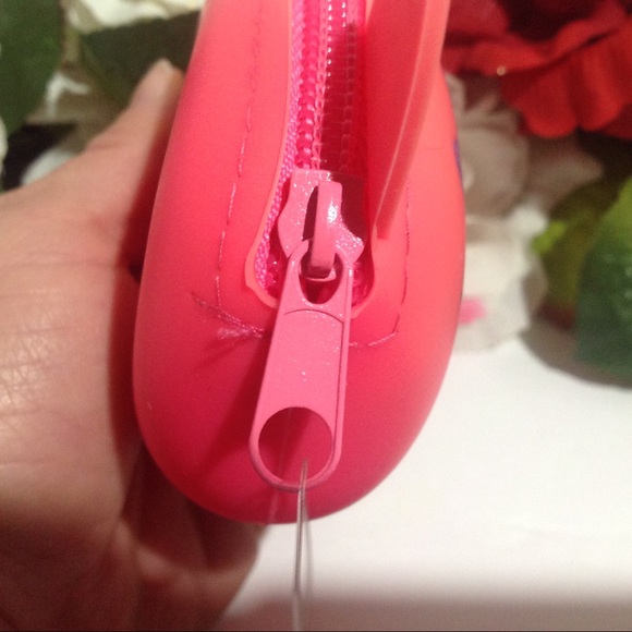 NWOT Silicone Coin Purse Pink Bear Face with Ears - Picture 7 of 10